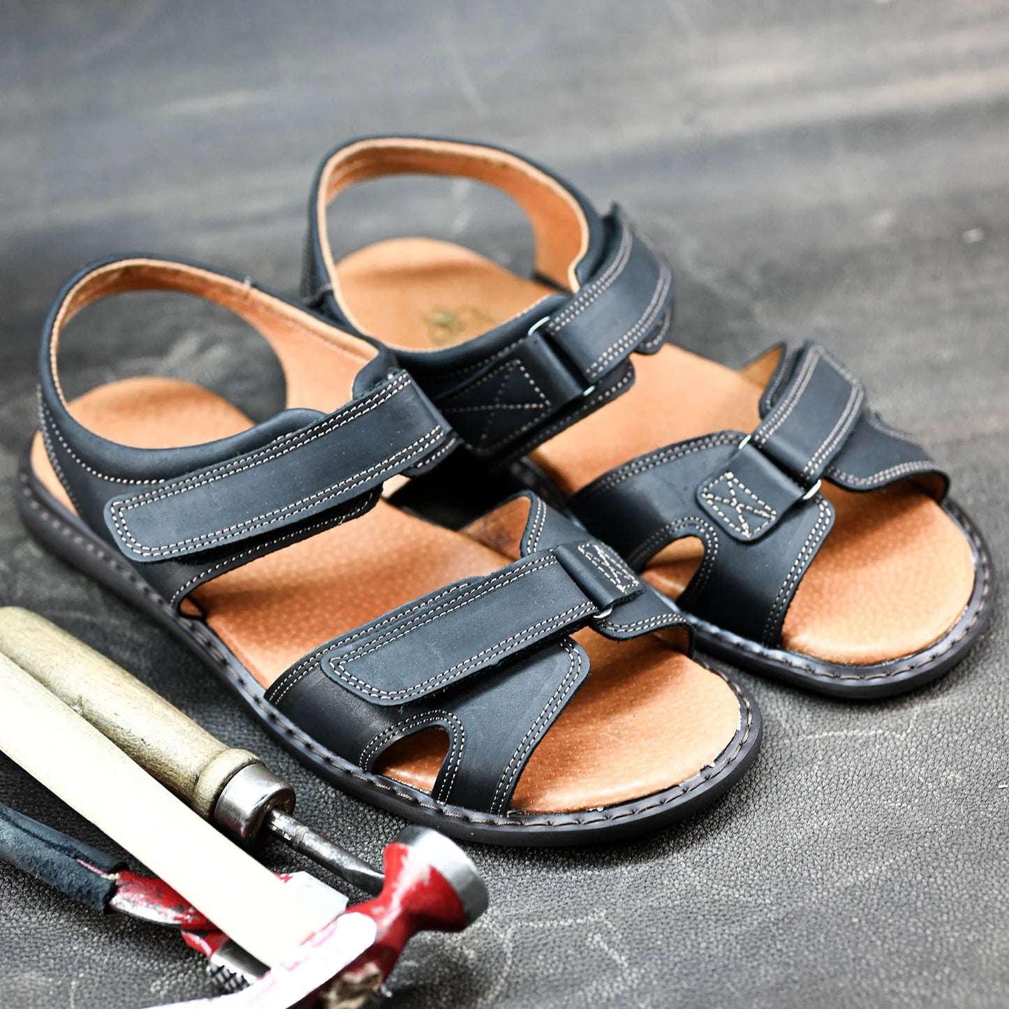 Black Leather Men’s Velcro Sandals – Lino | KarolShoes