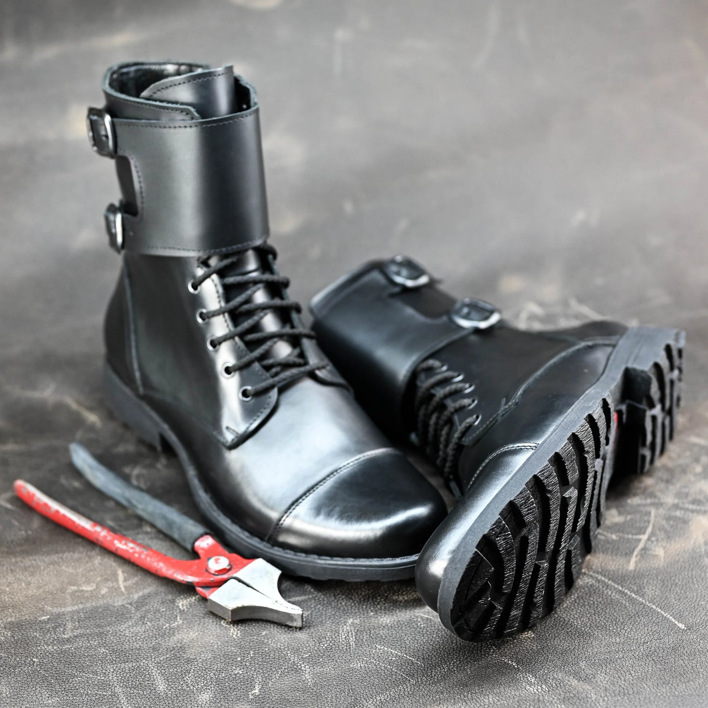 Pánské kožené boty Vanguard – černé vysoké boty s přezkami a bočním zipem | KarolShoes