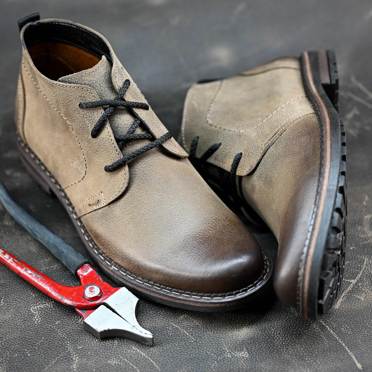 Braune handgefertigte Herren-Chukka-Boots aus Leder – Hawk | KarolShoes