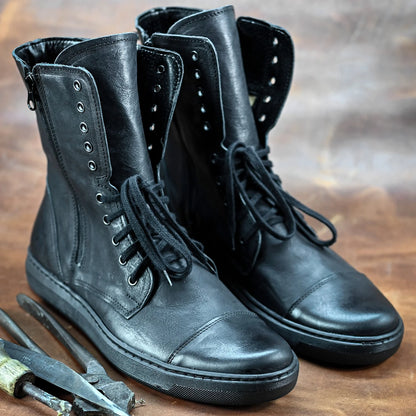 Handgefertigte Schwarze Herren-Combat-Boots aus Leder – Liam | KarolShoes