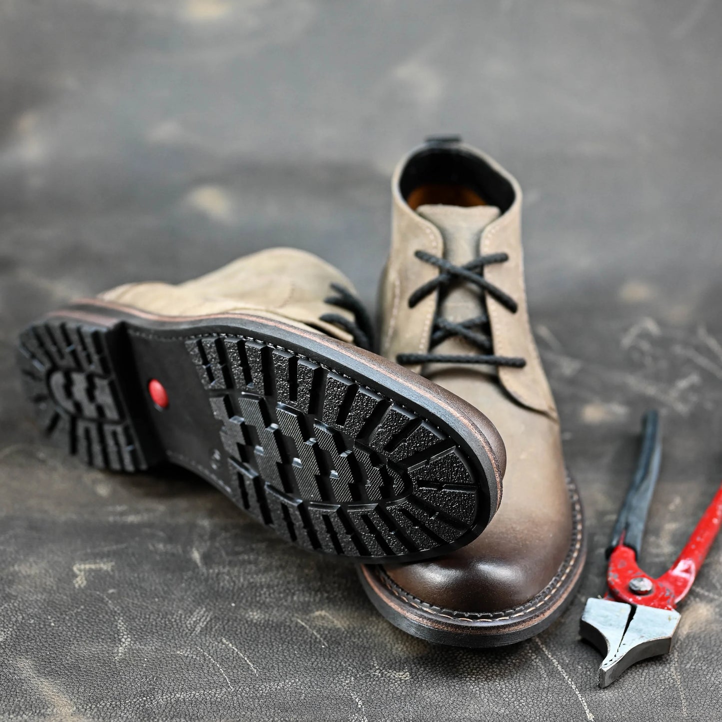 Braune handgefertigte Herren-Chukka-Boots aus Leder – Hawk | KarolShoes